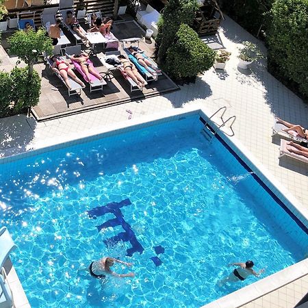 Hotel Marzia Con Piscina Riccione Dış mekan fotoğraf
