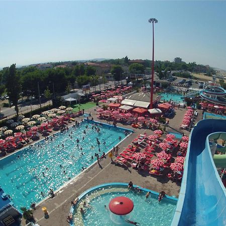 Hotel Marzia Con Piscina Riccione Dış mekan fotoğraf