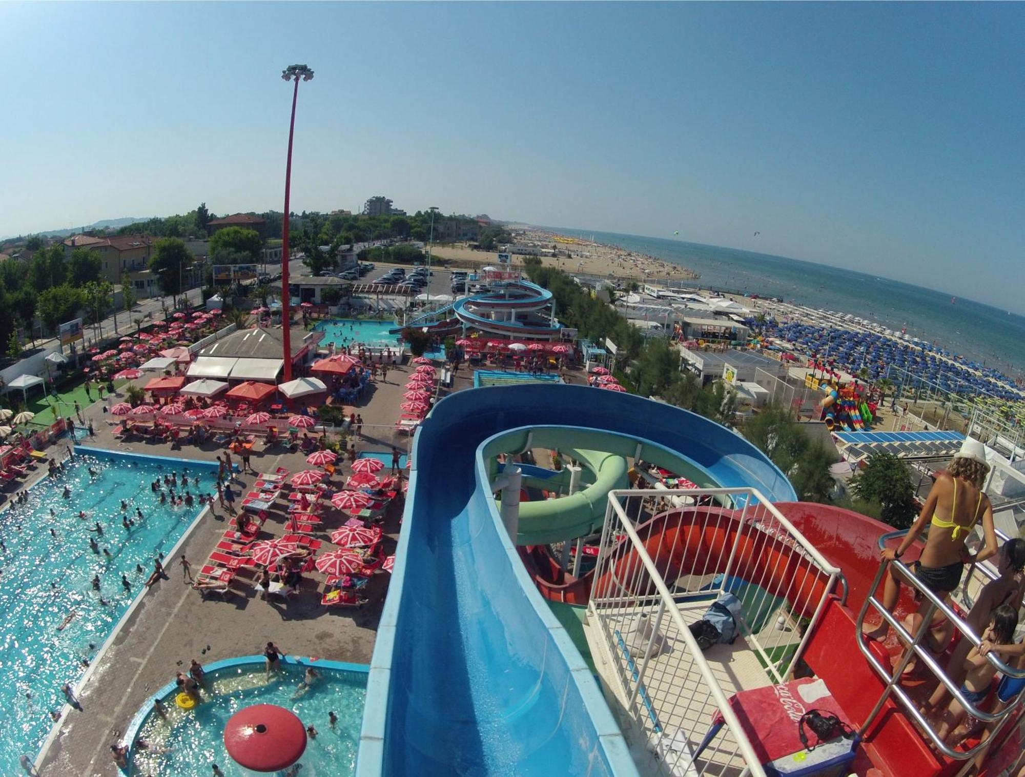 Hotel Marzia Con Piscina Riccione Dış mekan fotoğraf