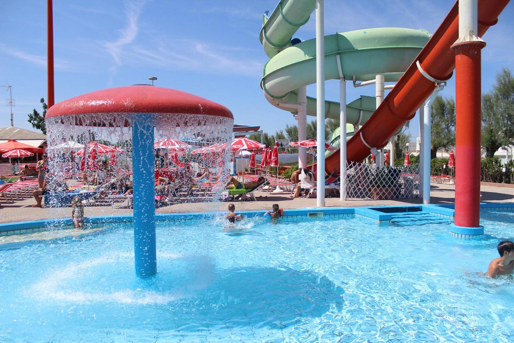 Hotel Marzia Con Piscina Riccione Dış mekan fotoğraf