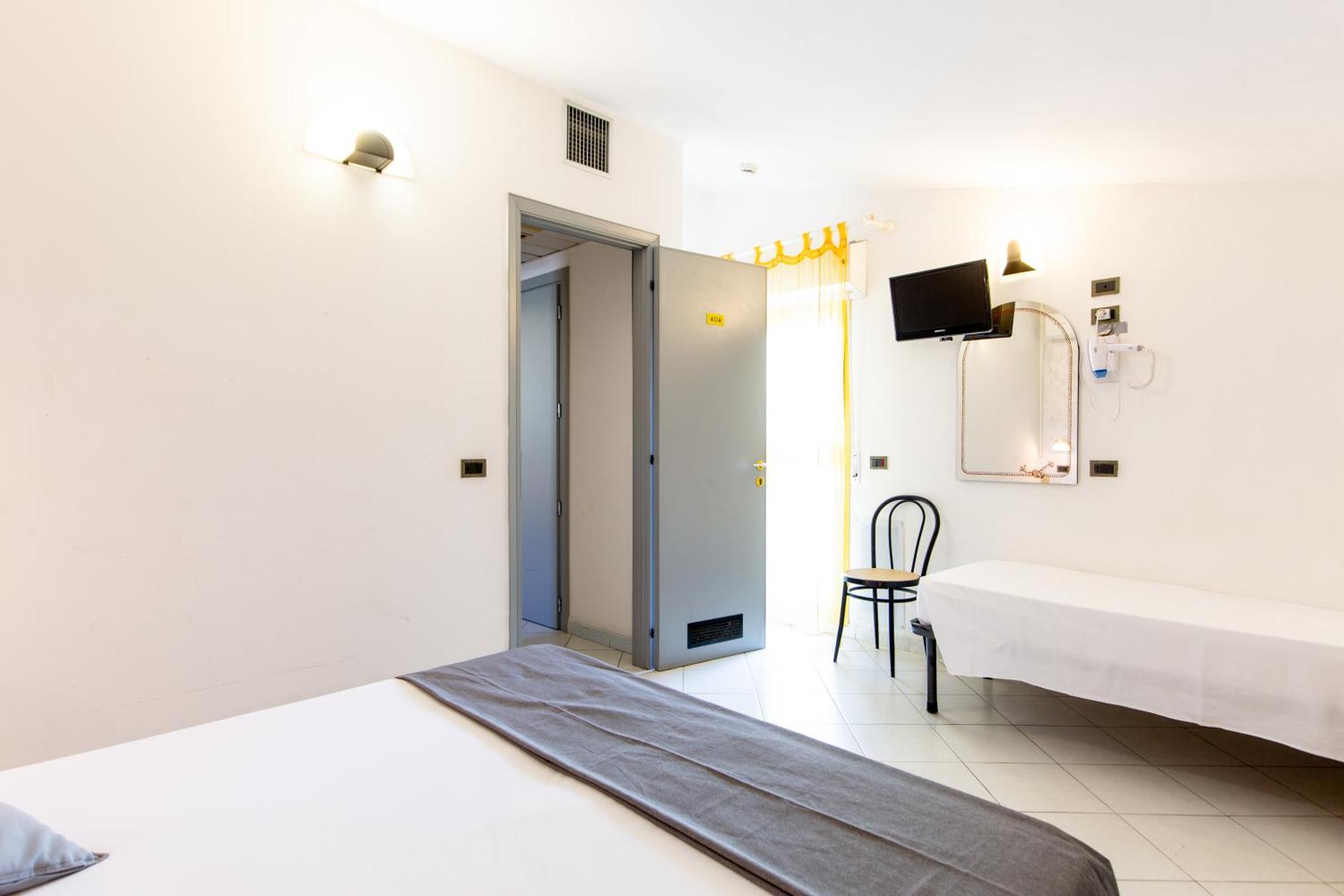 Hotel Marzia Con Piscina Riccione Dış mekan fotoğraf