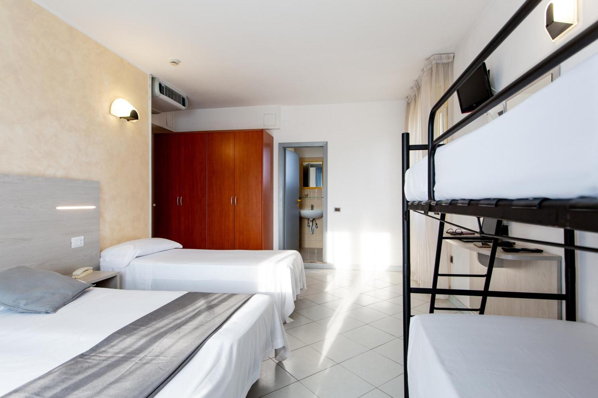 Hotel Marzia Con Piscina Riccione Dış mekan fotoğraf