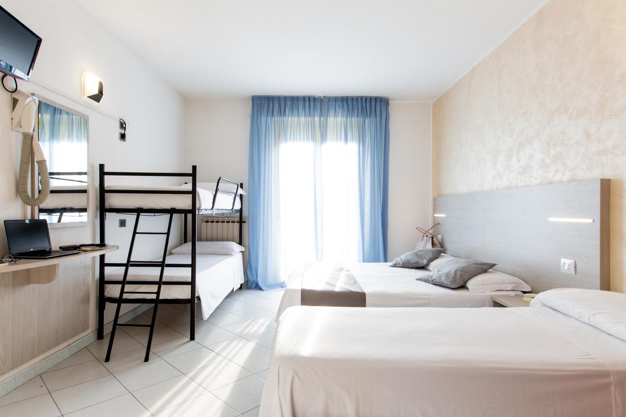Hotel Marzia Con Piscina Riccione Dış mekan fotoğraf