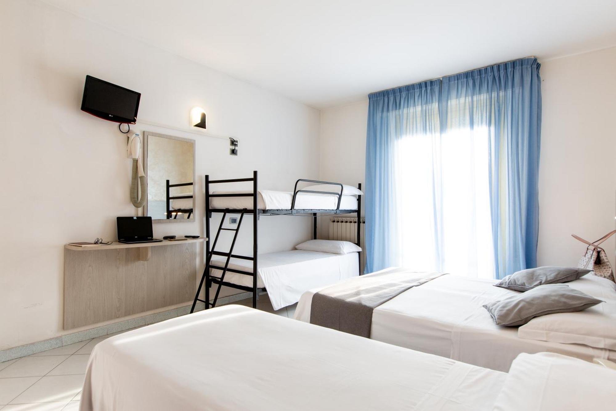 Hotel Marzia Con Piscina Riccione Dış mekan fotoğraf
