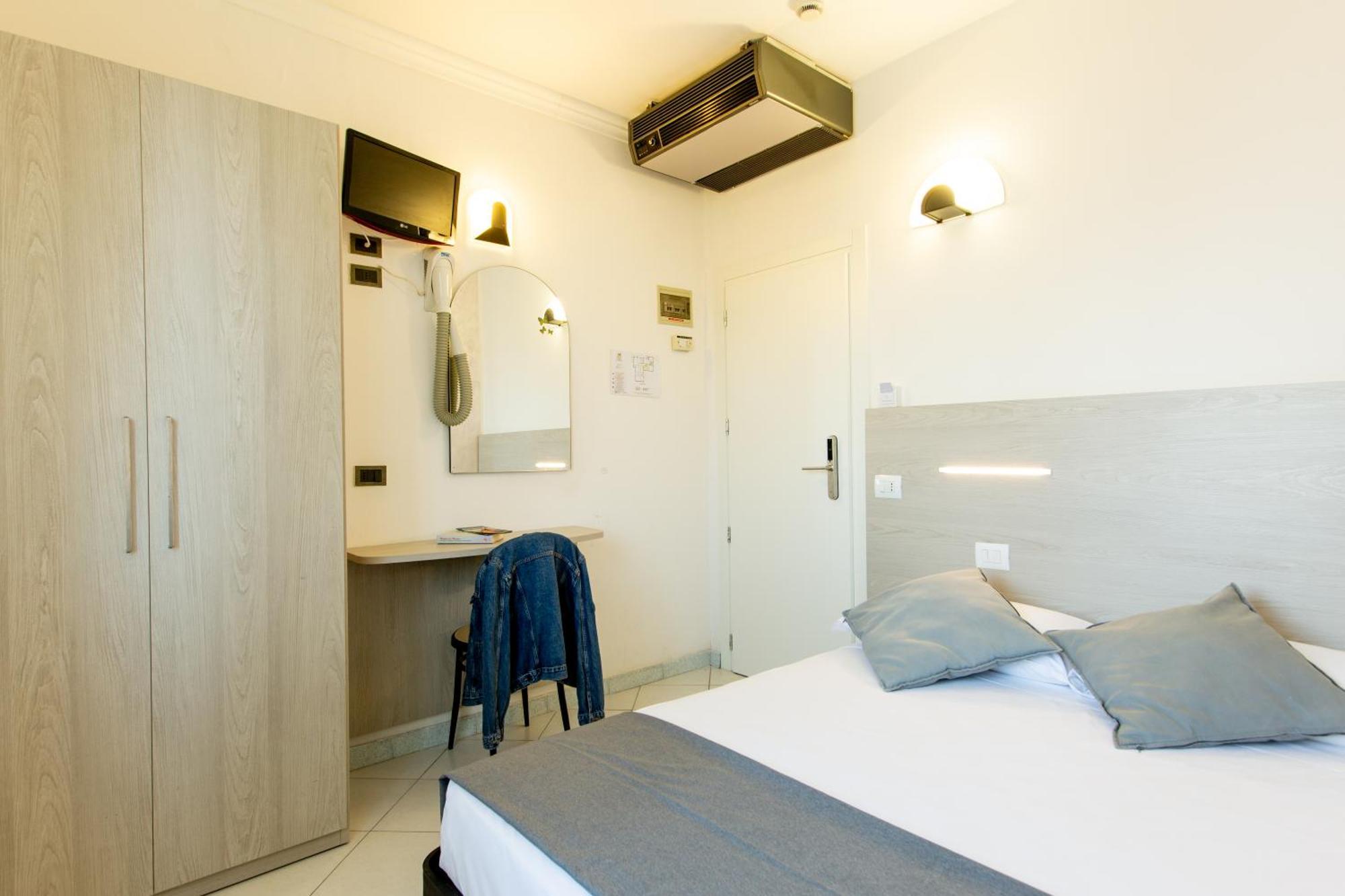 Hotel Marzia Con Piscina Riccione Dış mekan fotoğraf