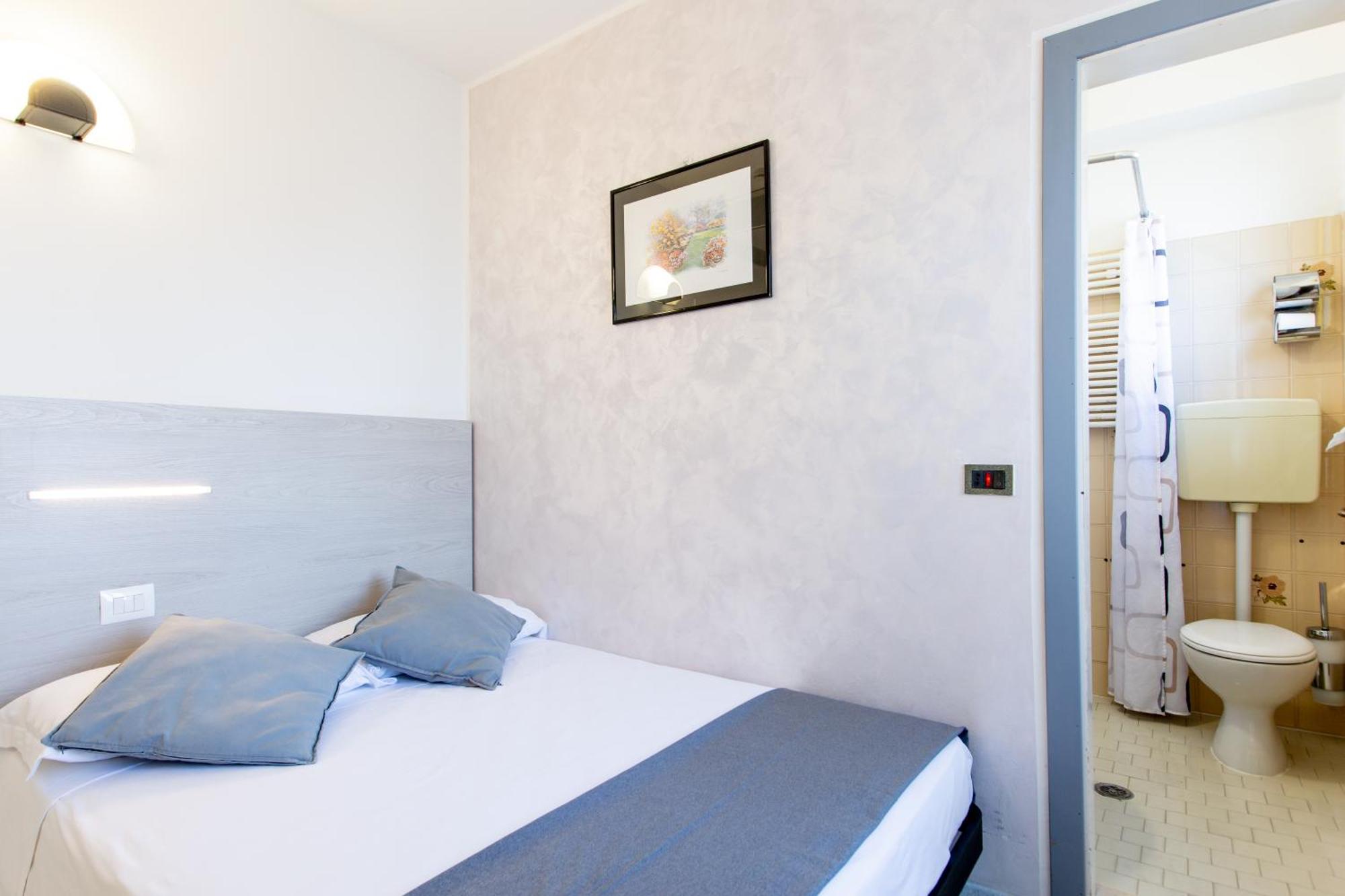 Hotel Marzia Con Piscina Riccione Dış mekan fotoğraf