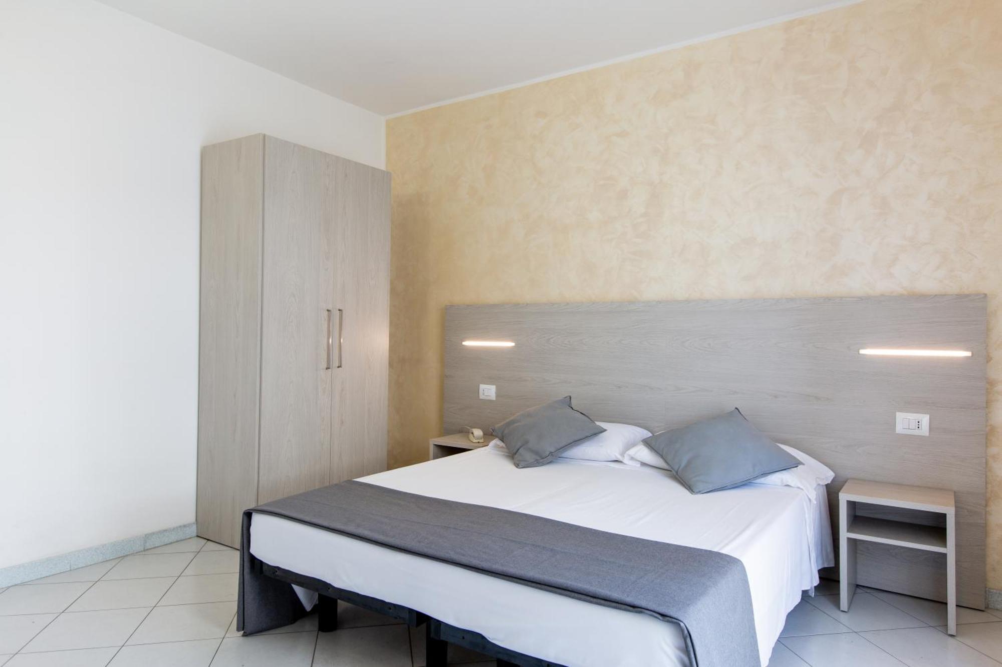Hotel Marzia Con Piscina Riccione Dış mekan fotoğraf