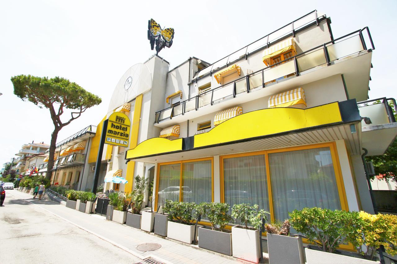 Hotel Marzia Con Piscina Riccione Dış mekan fotoğraf