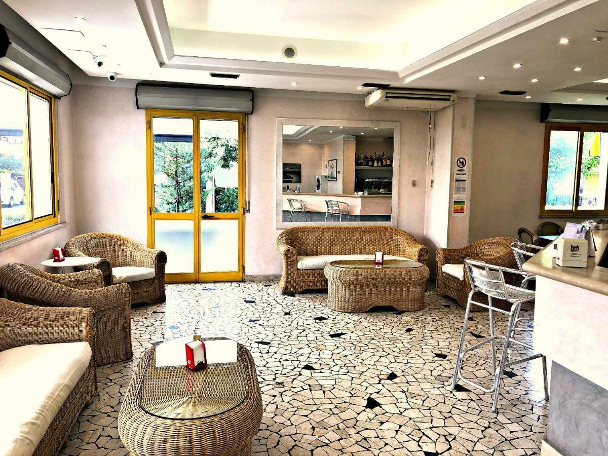 Hotel Marzia Con Piscina Riccione Dış mekan fotoğraf