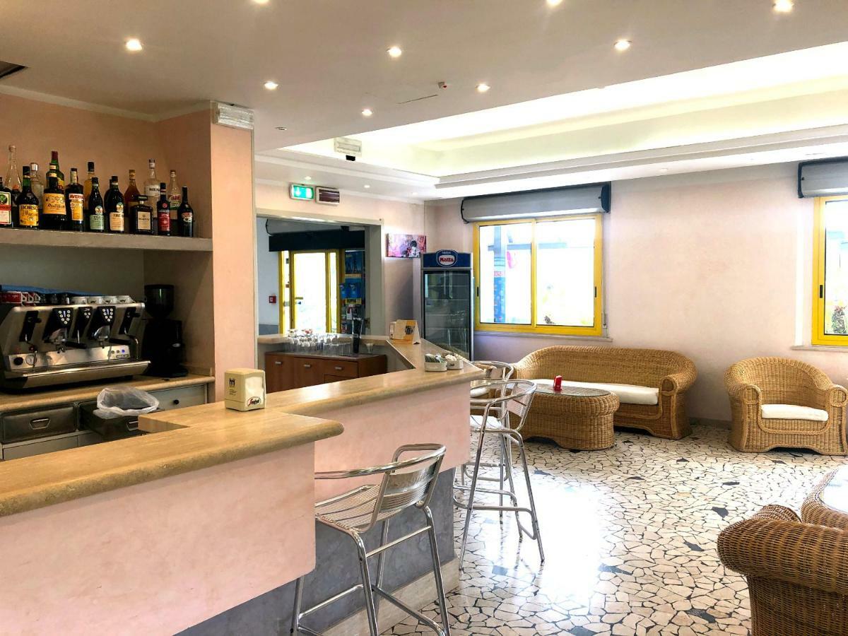 Hotel Marzia Con Piscina Riccione Dış mekan fotoğraf